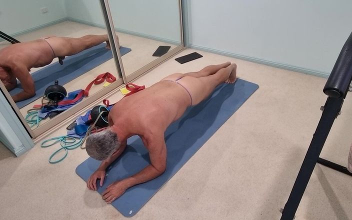 yogiyumyum: Ja ćwiczyć w majtkach bez krocza