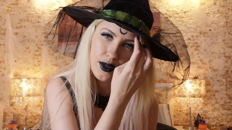 Erotic Tanya: これまでで最もホットなネイルJOI