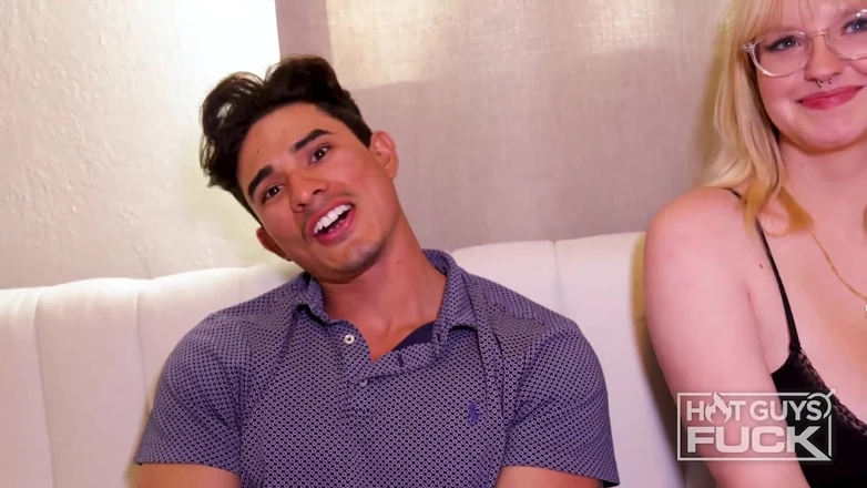 Hot Guys Fuck: Звезда футбола из колледжа пробует рыжую перуанскую киску