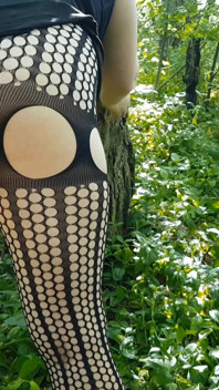 Exclusive fuck of a milf sex machine in a park near the airport