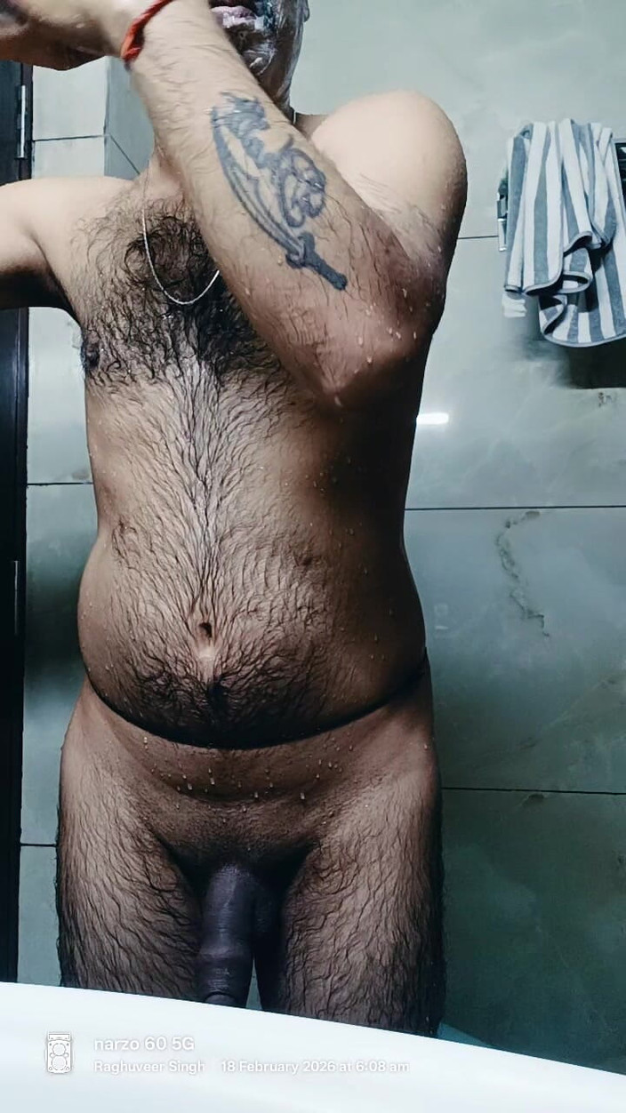 Rajasthani-old-lover: Mencukur di kamar mandi