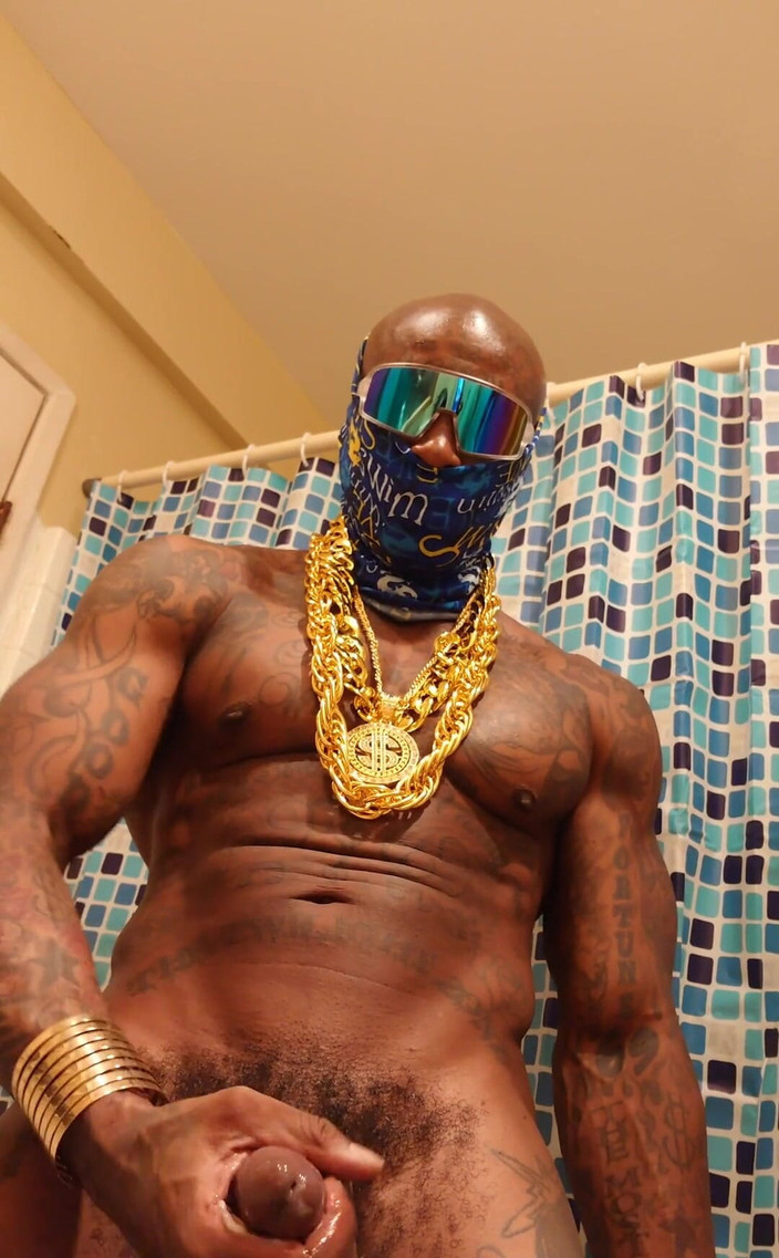 Hallelujah Johnson: Ejaculare mângâind o pulă uriașă păroasă neagră