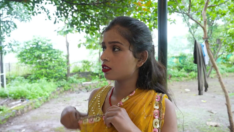 Aaka: 이웃과 섹스하는 인도 현지 마을 십대 소녀