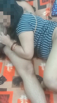 India ama de casa teniendo mamada y follada