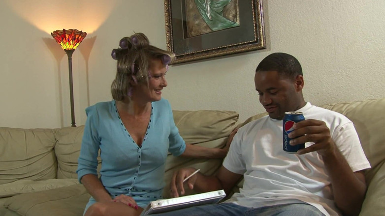 Monsters Of Jizz: Milf houdt van grote zwarte pik