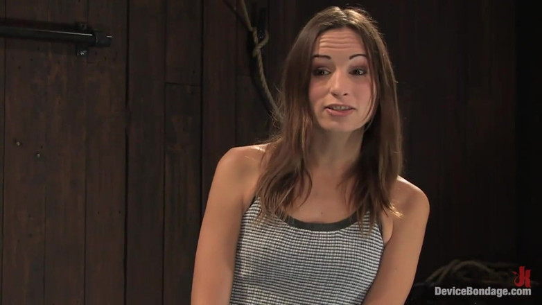 Kink: Amber Rayne kedjad fitta
