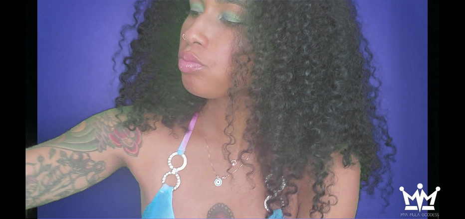 My Amula Goddess: Ти не просто любиш мої губи?