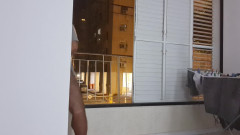 Ilovetobenaked: Дивлячись на вулицю, бездонний, сподіваючись бути спійманим