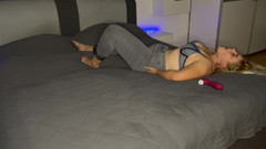Bonieclydeerotik: Masturbación Cama Me Corro Dos Veces Clítoris Girando Clítoris Frotando...