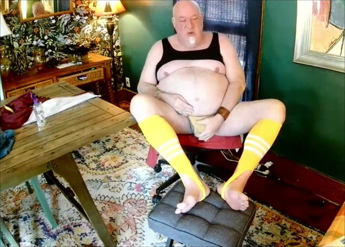 beardaddychub: Тренер показывает игроку, как лучше выступать в спортивном лагере