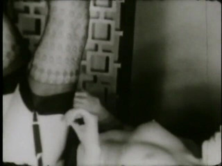 Vintage Usa: Sexy and hot vintage MILF posing for u