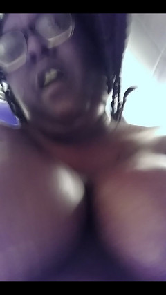 His Queen Suga: Mikirin kamu dan masturbasi