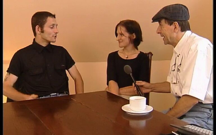 Videorama: Malá prsa, bílá kůže a typický německý amatérský pár