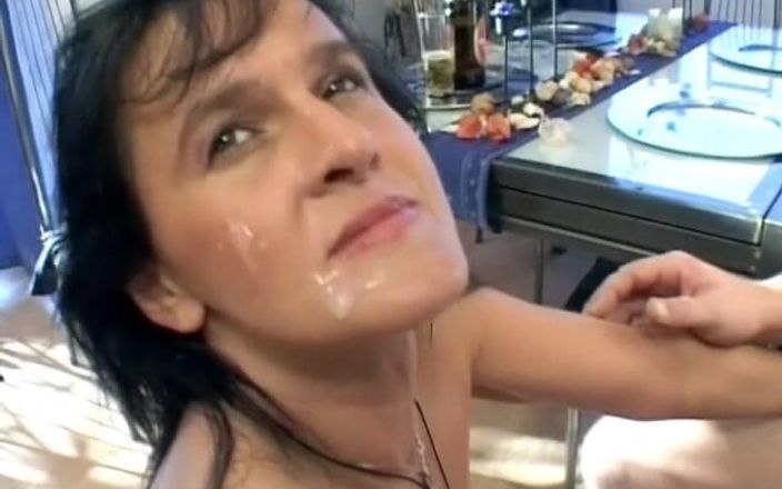 Deutsche XXX Filme: Super Hot German Lady Gets Her Face Sprayed by an...