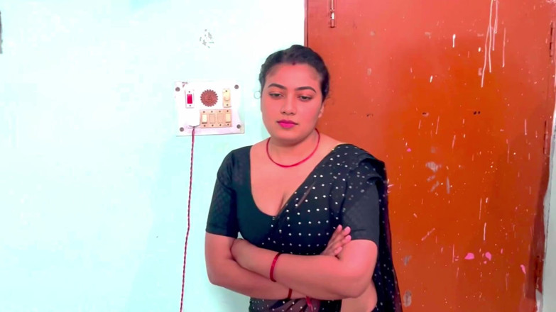 Hotty_ragini: Madrastra compartió cama individual y hizo feliz a su hijastro,...