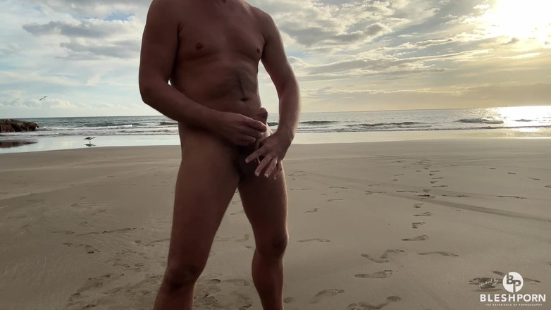 bleshporn: Tim Blesh corrida al aire libre en la playa