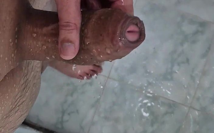 Lk dick: Cum in the Bath