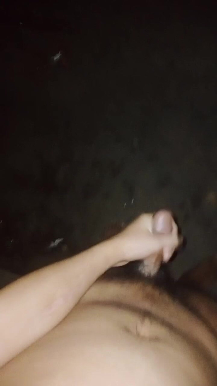 KrakenTwink: andhere men sautele pita ki pratiksha kar raha hai. sarak...