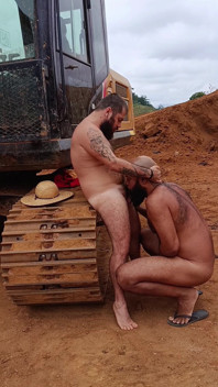 Paman Berjanggut Disetubuhi Oleh Zé Agroboy Di Pedesaan ⁷