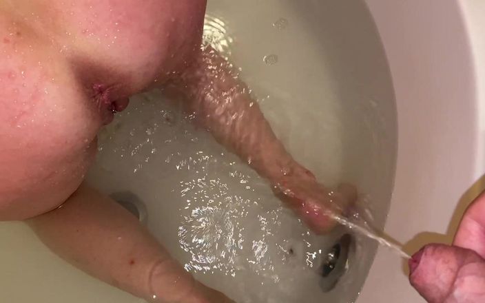 Aqua Pola: On čůrá do mého zadku Další Smáčení