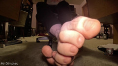 Mr Dimples: Verehre Meine Füße, Während Ich Spiele!