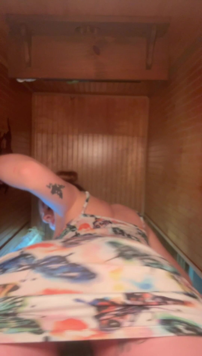 Kinkee Karma: 你想要坐在你身上的那种屁股