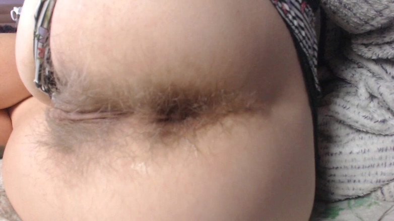 Risky Hairy Couple: 존나게 젖은 후장 핑거링 클로즈업