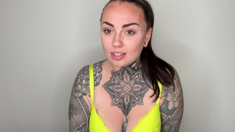 Miss Valentina: Wedgies Tylko gospodarstwo domowe