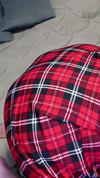 Anal destruido: agujero abierto, semen visible dentro