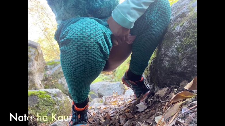 Natasha Kaur: Compilație cu pișat 3: Pișare în aer liber, la duș și multe altele