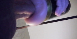 Dirty Talking Guy: Šukej sem a brousím na mého ptáka, chci slyšet, že tě...