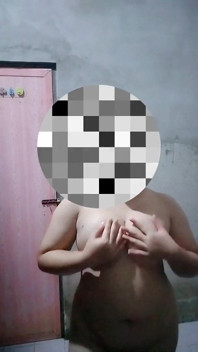 想和我一起洗澡？
