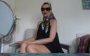 Lady Victoria Valente: Nuevas bufandas: en el estudio de ajuste de seda: probándose...