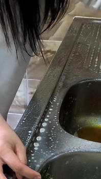Un Saoudien baise une soubrette arabe dans la cuisine