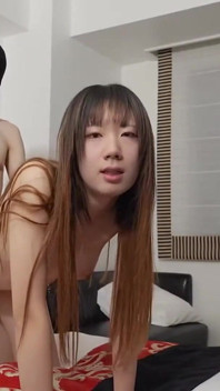 172cm Instrutor de ginástica deslumbrante com uma figura esbelta graciosa faz uma estréia inesquecível