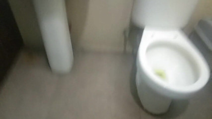 SexyGamingCouple: Pregnant wife wants to pee so bad