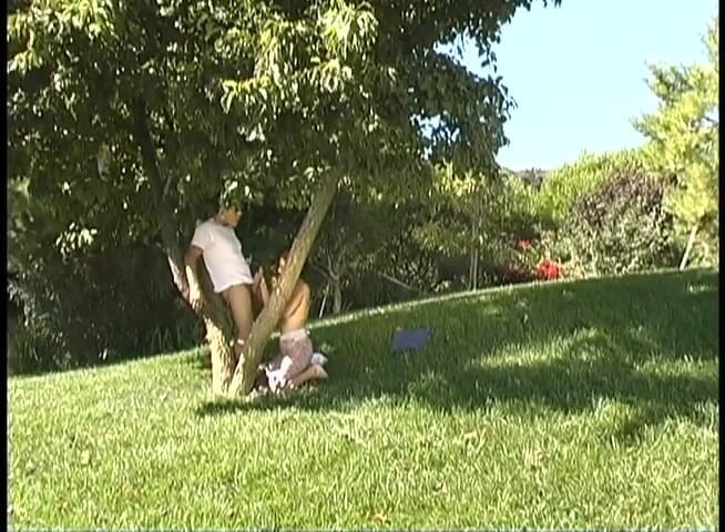Perfect Porno: Peituda ruiva fode na floresta