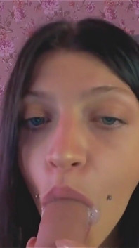 Schlampiger Blowjob mit Ahegao und Speichel ist was du jetzt brauchst!