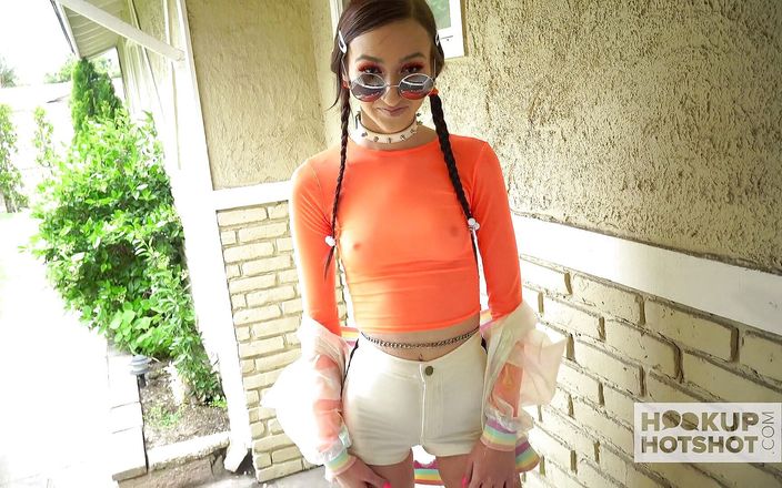 Hookup Hotshot: Mager pigtail tonåring Carmen Rae knullas hårt av hookup hotshot