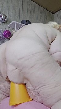 Mouth Humping Whore Takes Monsterous Cock in Her Gumms N He Cumms