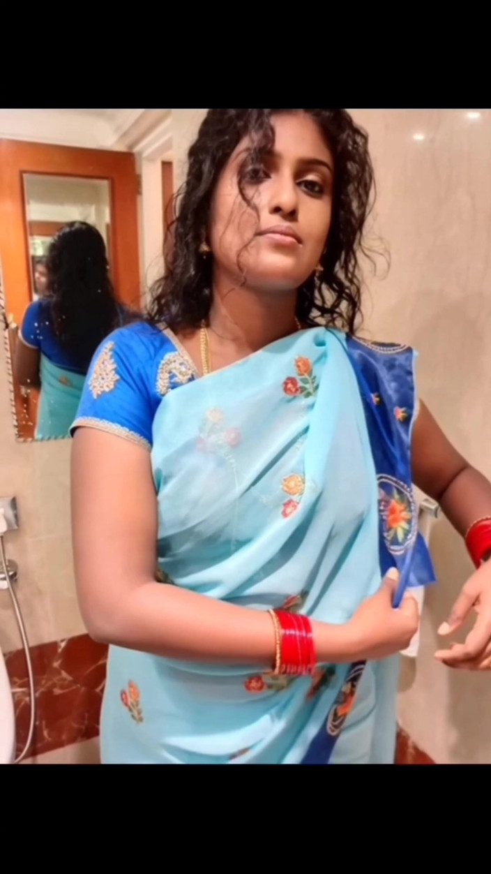 RenuRaj: 初めてのレヌのエキゾチックでホットなルックスと誘惑的な挑発 - デシ・タミルのMILFファイア!レヌラージ