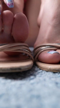 Giantess Feet Are in Tiny City! Will the Tiny Disappear?