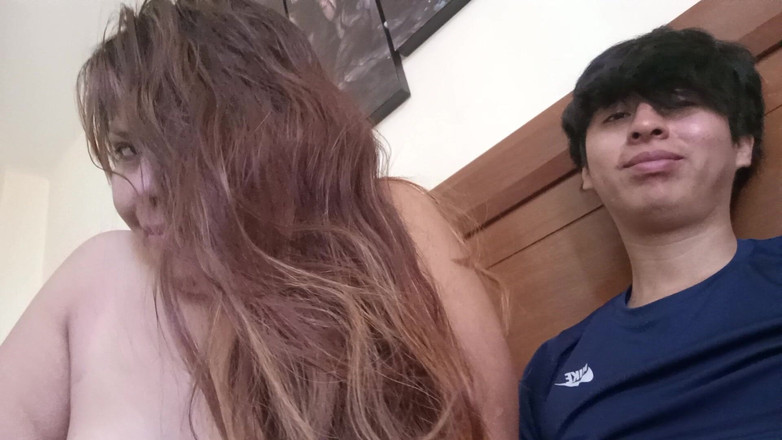 Moo DBOXXX: 看看我在Facebook上认识的这个单身妈妈，她是一个妓女和性瘾君子
