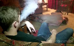 Rád se dívá