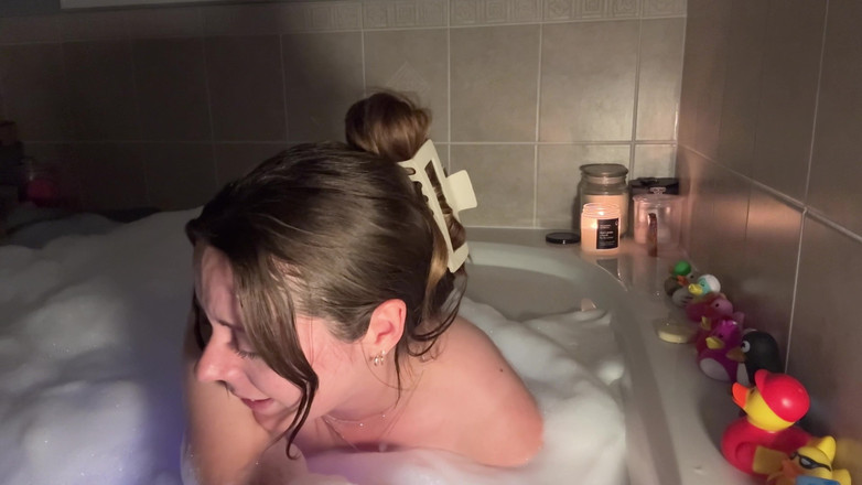 Nadia Foxx: Bańki czasu kąpieli i orgazmy