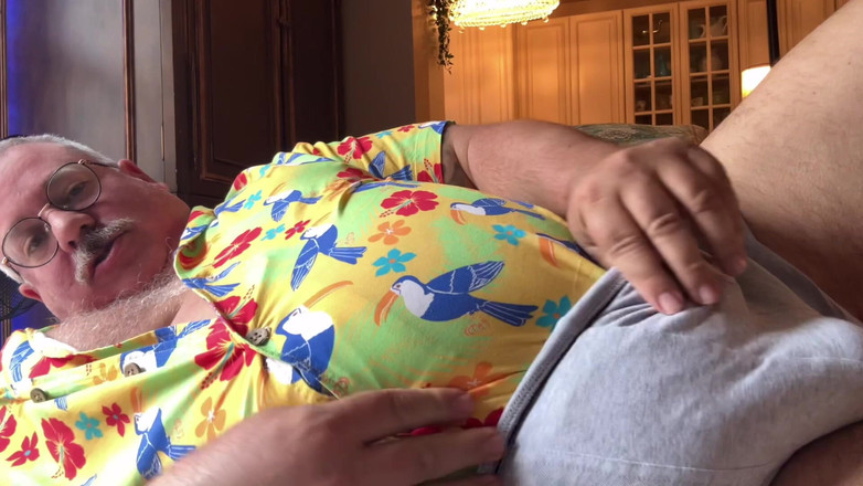 Hand-Free-Daddy-Chub: 老胖教练，男性chub熊射精大