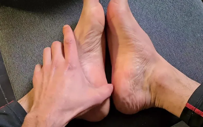 ARAB TOP: Foot Slave Fitsh. Armpit Closer Look up.hairy Chest Nipple Play