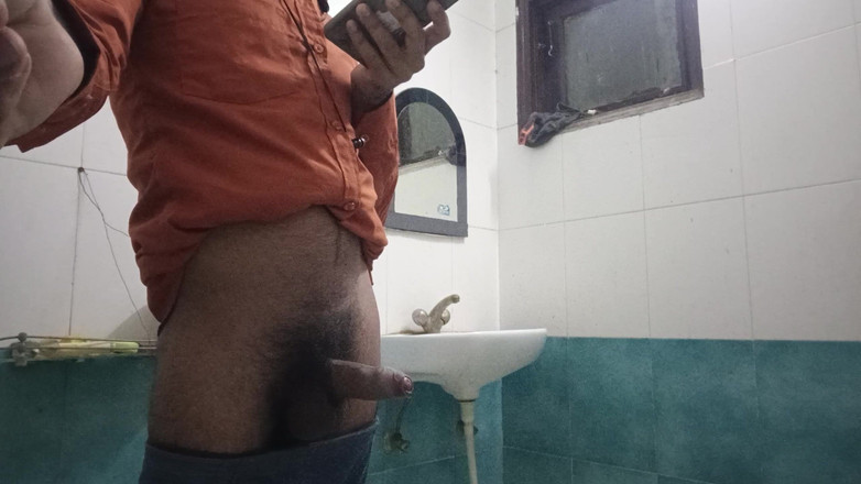 Brijesh 270: Dnes ukazuji Munni, všichni stojí a sledují.