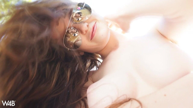 Watch4beauty: Zabawa przy basenie