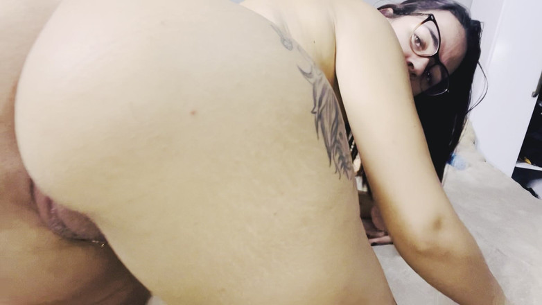 Lidi Ferrari: मैंने अपनी छोटी गांड में प्लग और 22 सेंटीमीटर का लंड अपनी चूत में डाल दिया।